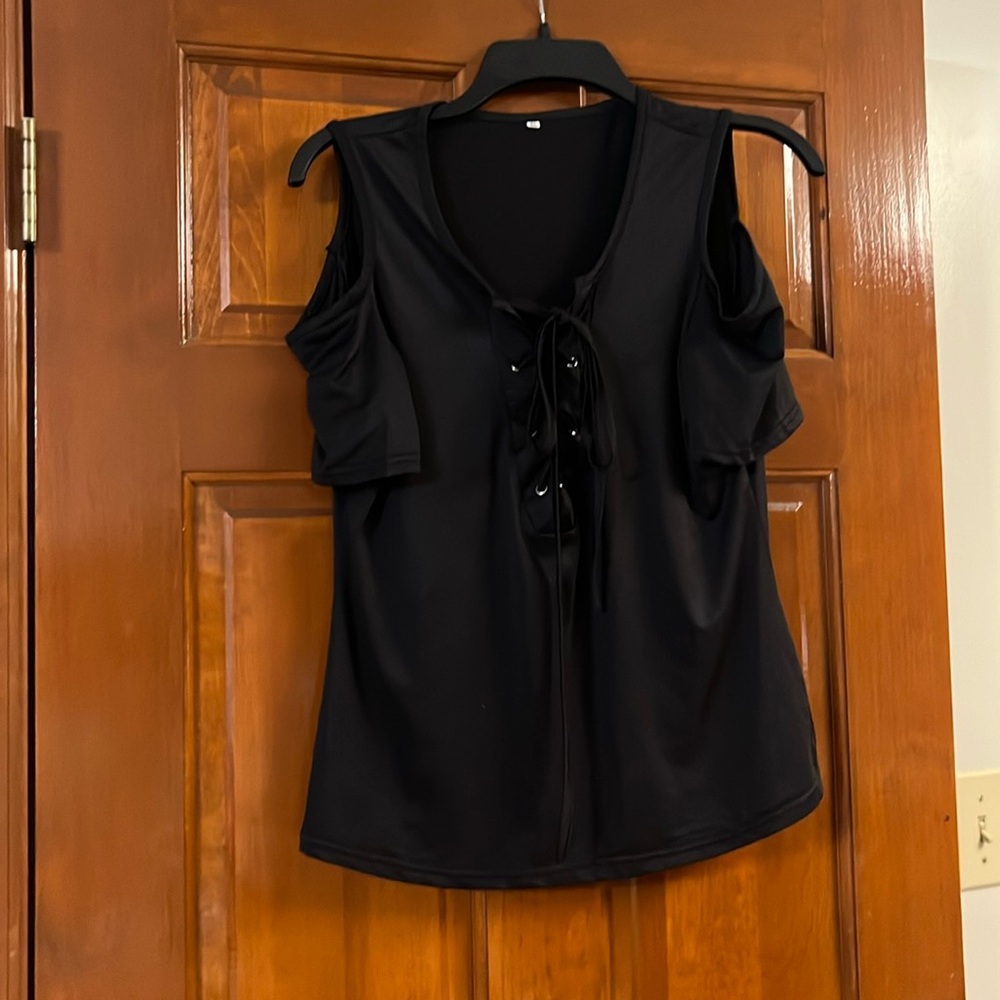 Black cold shoulder short sleeve dress blouse